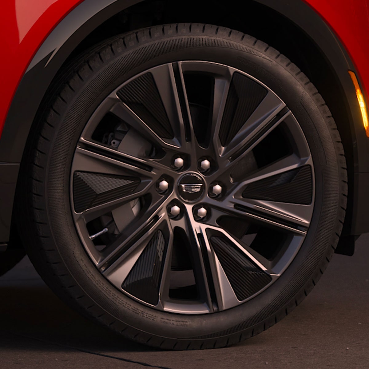 22" Dynamic Split Spoke Alloy Rims of the Cadillac LYRIQ